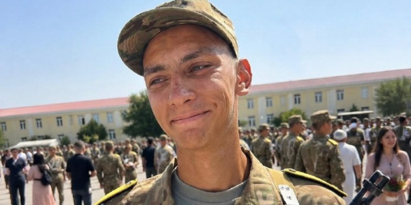 Жаңаөзендік сарбаздың ант қабылдау рәсіміндегі видеосы көптің жүрегін елжіретті (ВИДЕО)