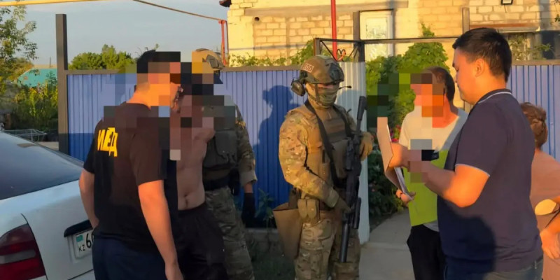 Ақтөбеде 2 миллион теңге бопсалады деген күдікпен үш жігіт ұсталды