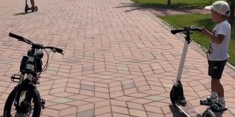 Ұлының арманын орындаған ата-ананың тосынсыйы көпшілікті сүйсіндірді
