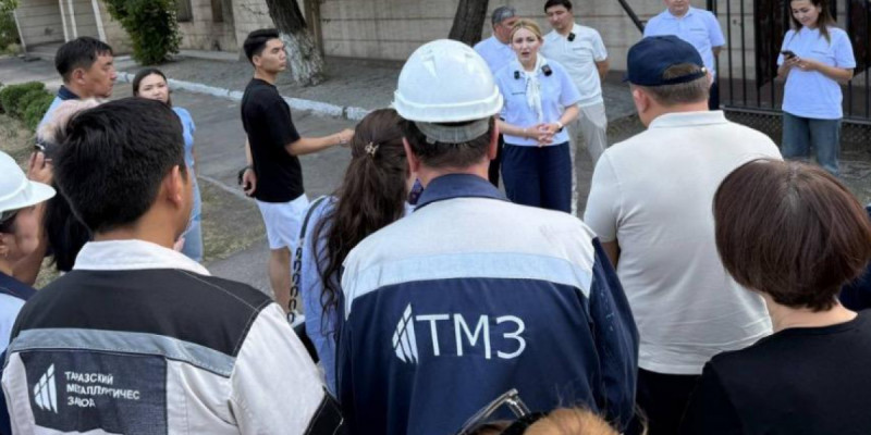 Respublica партиясы Таразда металлургтермен кездесуде өндірістегі мәселелерді талқылады