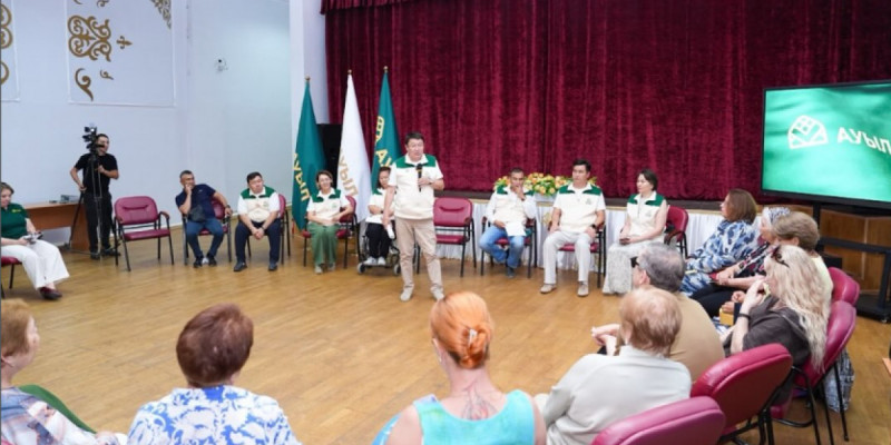 «Ауыл» партиясының өкілдері ШҚО-да инклюзивті қауымдастық мүшелерімен кездесті