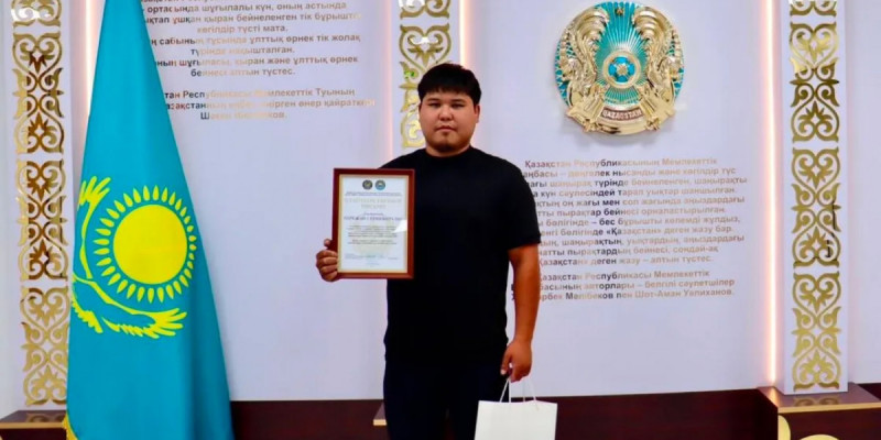 ШҚО-да такси жүргізушісі зейнеткерді телефон алаяғының арбауынан сақтап қалды