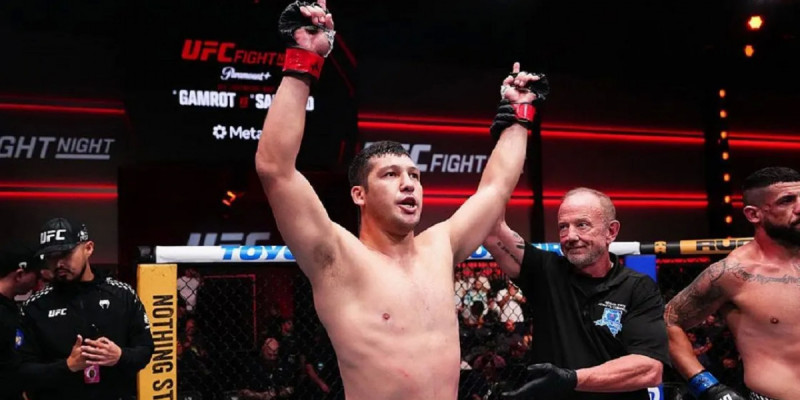 Қазақстандық Дияр Нұрғожай UFC турнирінде қарсыласын нокаутқа жіберді