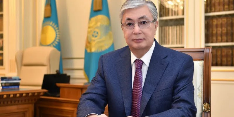 «Абай ілімі – рухани шамшырағымыз»: Президент Абай күнімен құттықтады