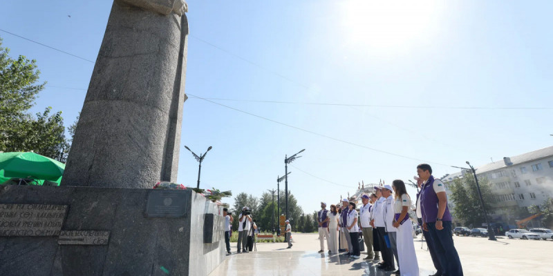 Абай күнінде «Әділет» партиясының республикалық сайлауалды штабы Семейге барды