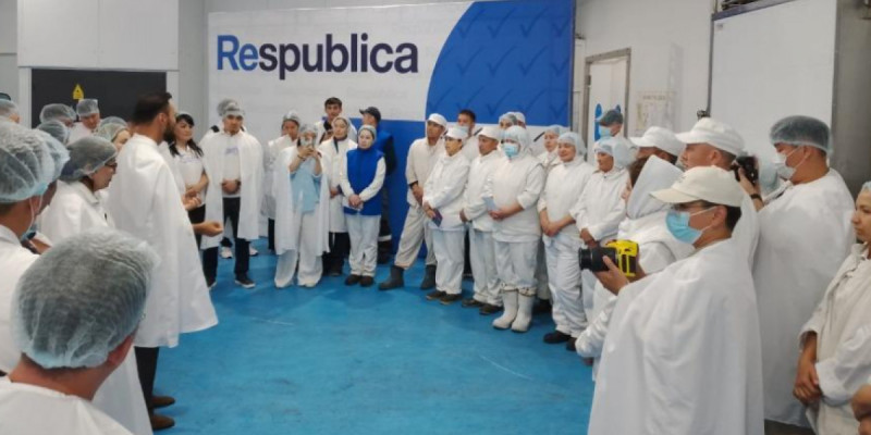 Respublica партиясының өкілдері Оралдағы «Кублей» кәсіпорнының ұжымымен кездесті