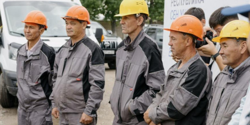 Respublica партиясы Оралда құрылыс материалдарын өндіретін жұмысшылардың ұсыныстарын тыңдады