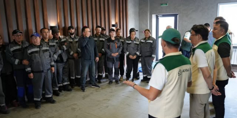 «Ауыл» партиясының өкілдері Павлодардағы «AndasAgro» ұжымымен кездесті
