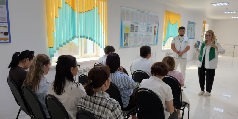 «Байтақ» партиясының өкілдері Мұғалжар ауданының тұрғындарымен кездесу өткізді