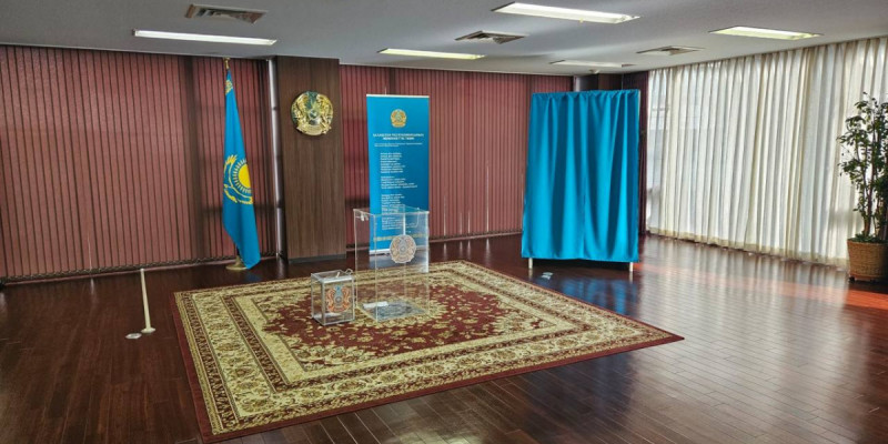 Қазақстанда 10 мыңнан астам сайлау учаскесі жұмысын бастады
