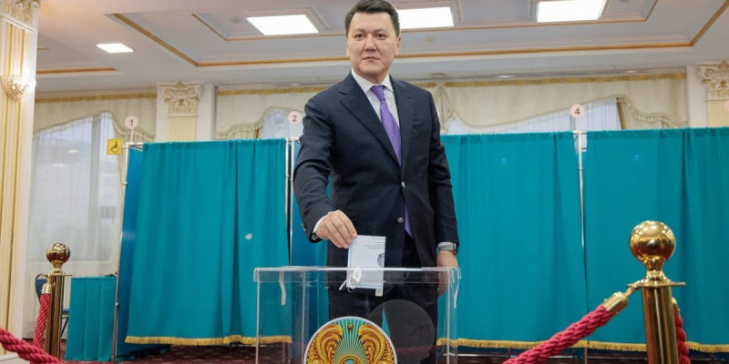 Құрылтай сайлауы - 2026: Ерлан Қарин дауыс берді