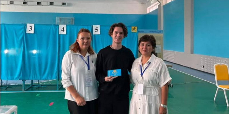 Олимпиада чемпионы Михаил Шайдоров Құрылтай сайлауында дауыс берді