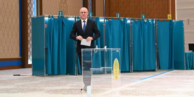 Құрылтай – 2026: Роман Скляр дауыс берді