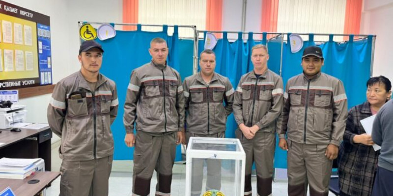 "Егістікте де еңбек етеміз, саяси үдерістен де қалмаймыз": Астраханка комбайншылары сайлауға барды