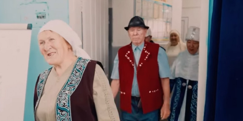Абай облысында түрлі этнос өкілдері сайлауға бірге барды