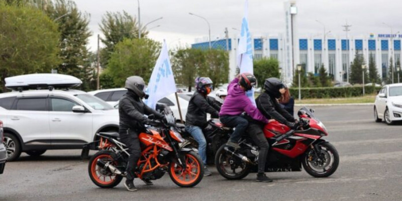 Көкшетауда мотоклуб байкерлері дауыс беруге барды