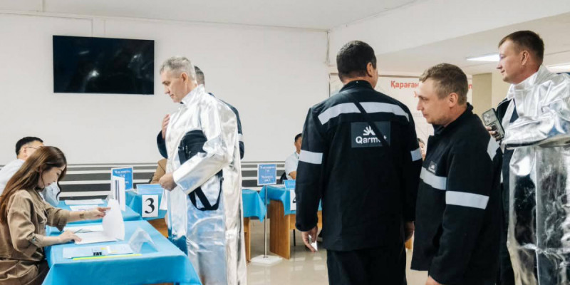 Qarmet металлургтері мен кеншілері сайлауда дауыс берді