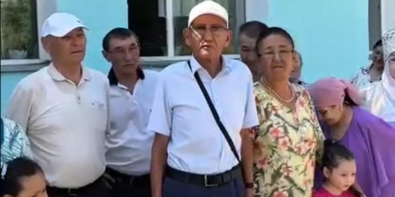 Шымкентте бір көшенің тұрғындары сайлауға бірге барып таңдау жасады