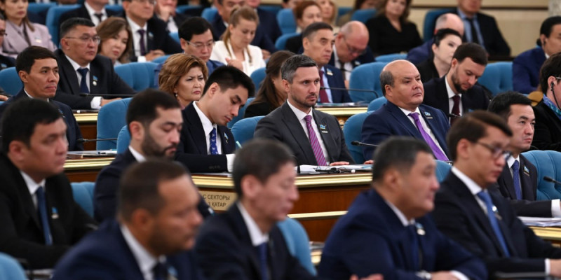 Депутаттар халықтың аманатына адал болып, мемлекет мүддесіне қызмет етуі керек – Президент