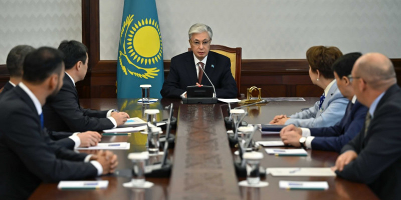 Президент Құрылтайдағы партия фракцияларының жетекшілерімен кездесті