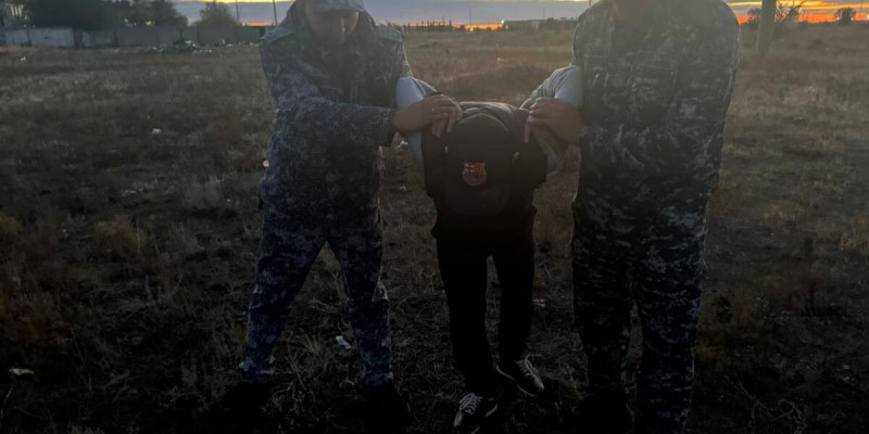 Абай облысында абақты аумағына телефон лақтырмақ болған тұрғын ұсталды