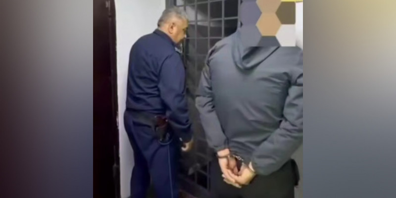 «Жарып жіберемін»: Шахтинск тұрғыны орынсыз әзілі үшін 16 тәулікке қамалды