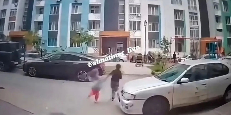 Алматы облысында екі баланы көлік қағып кетті