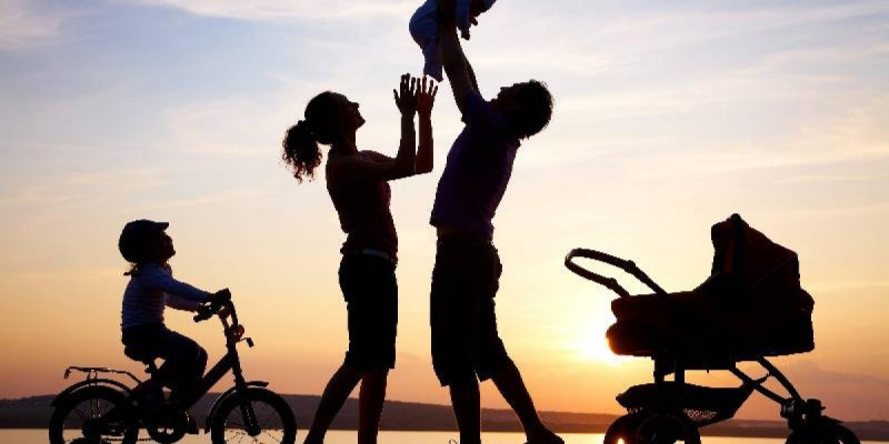 Қазақстанда болашақ ерлі-зайыптыларды отбасылық өмірге дайындайды