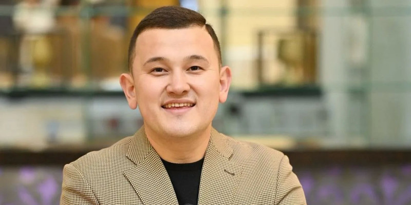 "Өзінікін тықпалап, басқаны жамандау – үлкен қателік": Елдос "Колобок" киногерлерге ренішін жеткізді