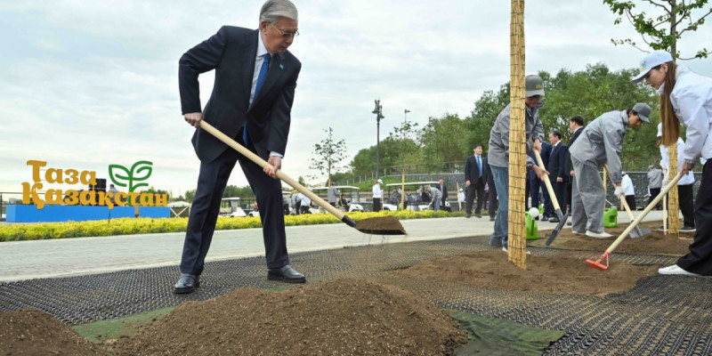 Президент «Таза Қазақстан» республикалық экологиялық акциясына қатысты