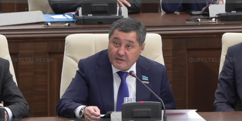 Түнде қатты шу шағаратын көліктерді тіркейтін жүйе ортнату керек – Кендебай Адамбек