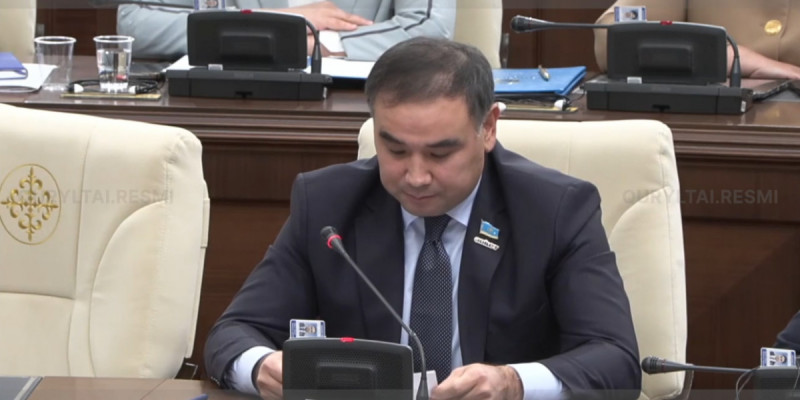Құқықтық түсіндіру жұмысын үйлестіретін мемлекеттік органды айқындау керек  – Берік Беркімбаев