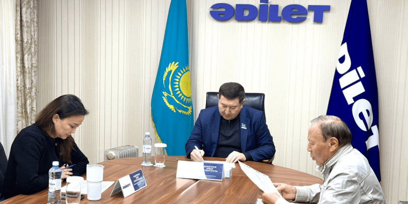 Тұрғындар өтініші – басты назарда: Құрылтай депутаты қоғамдық қабылдауда азаматтардың талап-тілектерін тыңдады