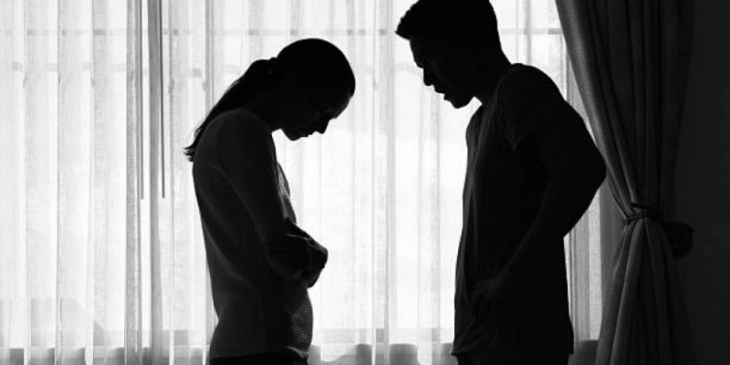 Талдықорғанда ер адам баласы жылағаны үшін әйелін ұрып-соққан