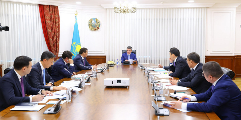 Олжас Бектенов атом өнеркәсібін дамыту мәселелері жөнінде кеңес өткізді