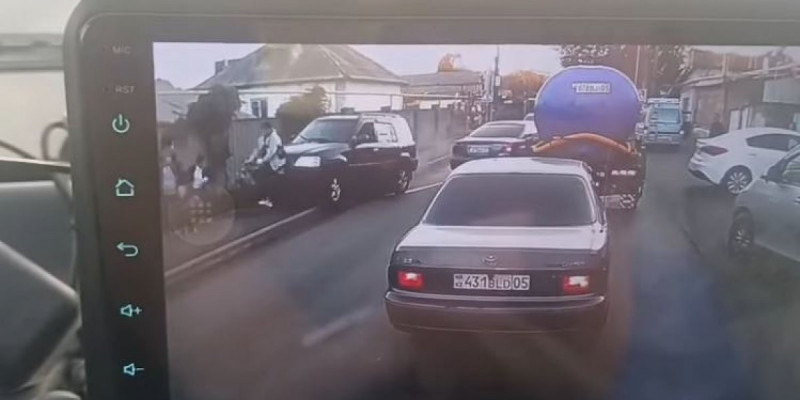 Алматыда автокөлік 4 жасөспірімді қағып кетті