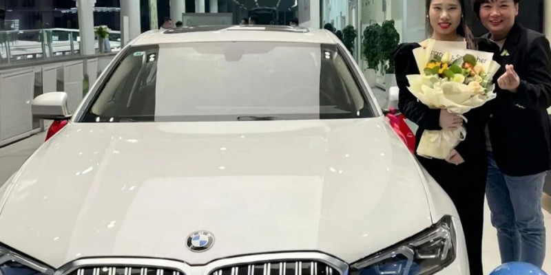 Қытайлық кәсіпкер үздік қызметкерлеріне BMW көліктерін сыйға тартты