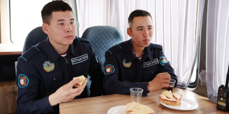 Ұлттық ұланда жылжымалы асхана іске қосылды