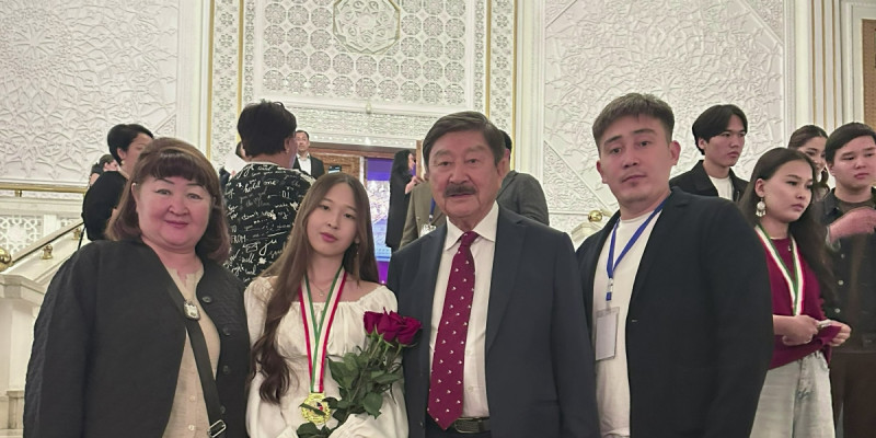 Жас таланттар Душанбе төрінде топ жарды