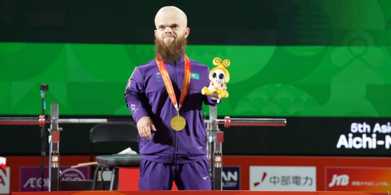 Давид Дегтярев Азия Пара ойындарының рекордын жаңартып, чемпион атанды