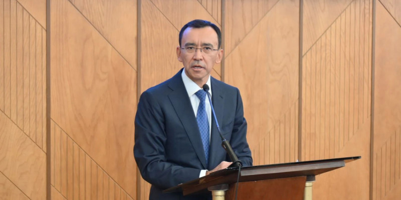 Мәулен Әшімбаев Шымкенттің белсенді жастарымен кездесті