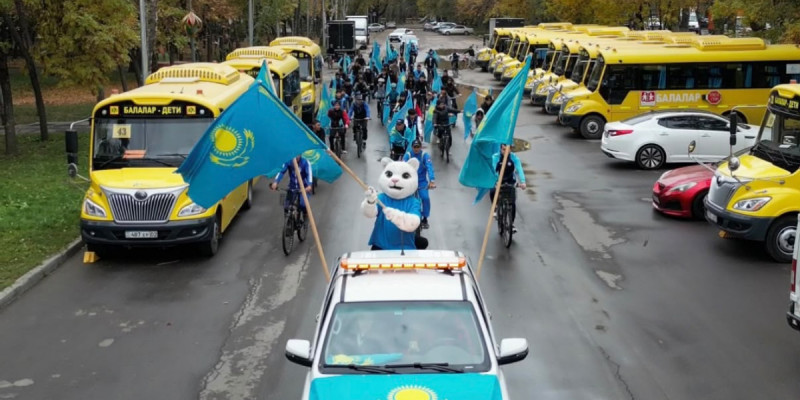 Алматыда Республика күніне орай патриоттық велошеру өтті