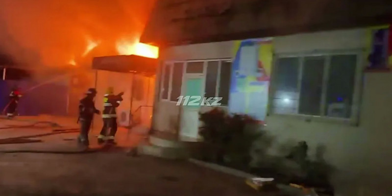 Алматы облысында екі дүкен өртеніп кетті