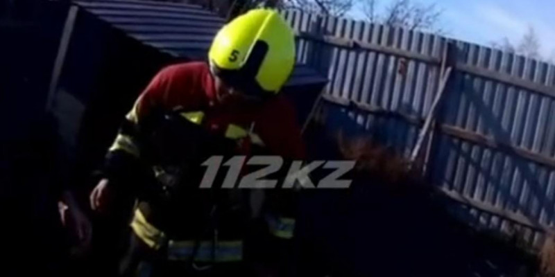 Павлодар облысында әжетханаға кірген әйел күтпеген жағдайға тап болды (ВИДЕО)