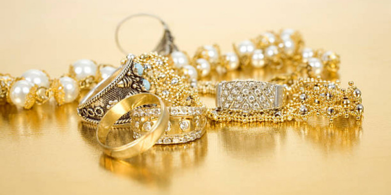 Жаңаөзенде 15 миллион теңгенің алтын бұйымын ұрлаған күдікті қолға түсті