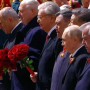 Тоқаев Белгісіз жауынгердің бейітіне гүл шоғын қою рәсіміне қатысты