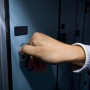 40 жастағы азамат шешесінің 1,8 млн теңге тұратын алтындарын ұрлаған