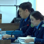 «Менің бауырым қайтыс болды, ал бұл күліп отыр»: Тергеу кезінде Шерзаттың ағасы мен айыпталушы арасында жанжал болған