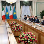 Президент Италия Министрлер Кеңесінің төрағасымен кеңейтілген құрамда келіссөз жүргізді