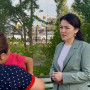 "Қызымыз біздің орталықта емделеді": Экс-министр екі аяғынан айырылған 8 жастағы Алуаның ем-домына көмектеспек